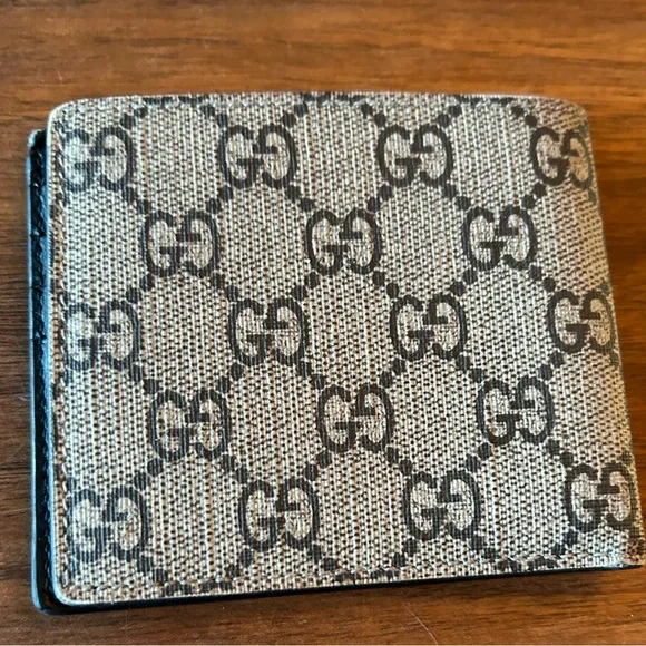 Gucci Bee monogram billfold bifold style grey wallet - authentic and VGUC - Picture 2 of 7